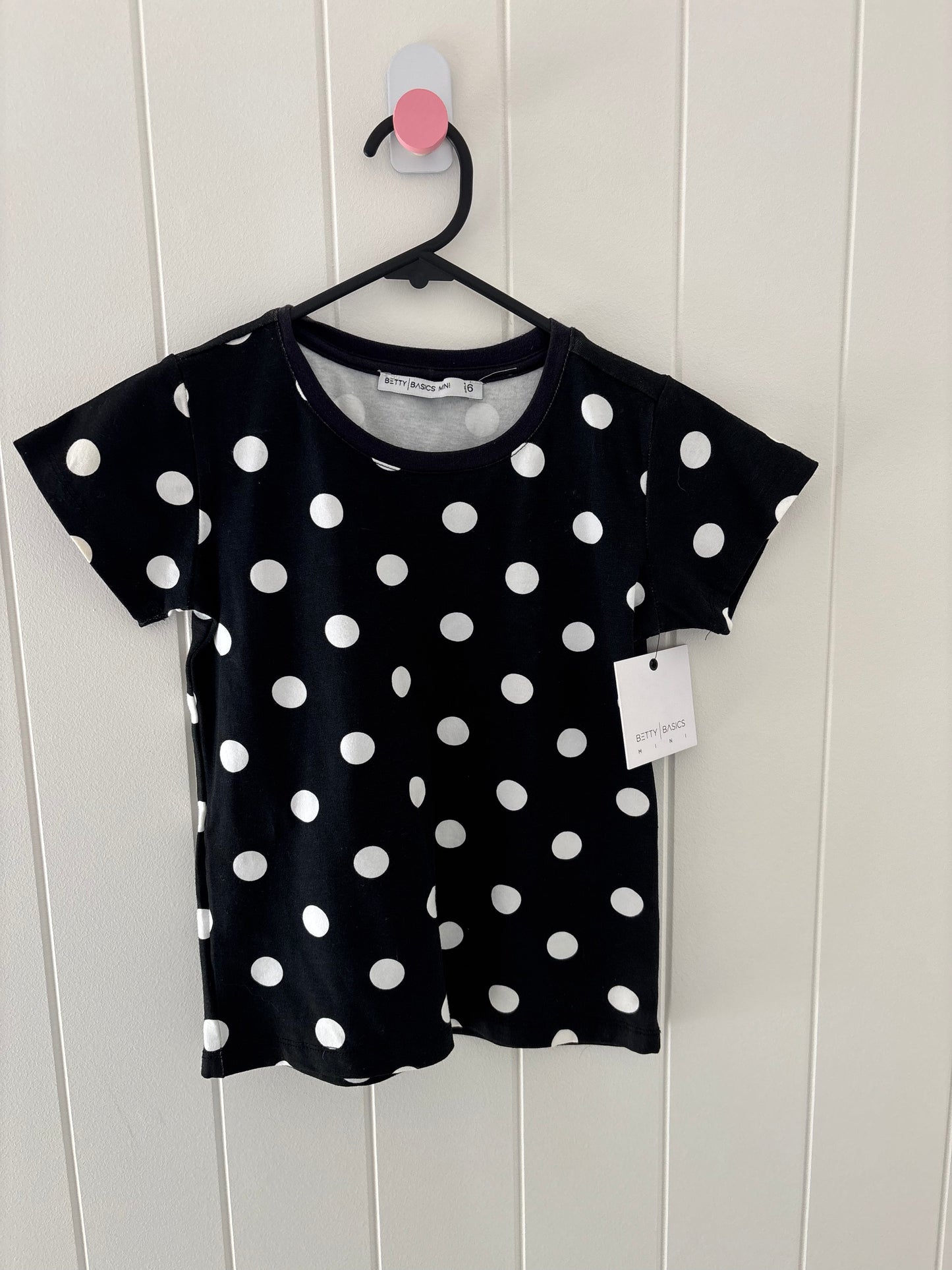 BNWT - Size 6 - Betty Basics